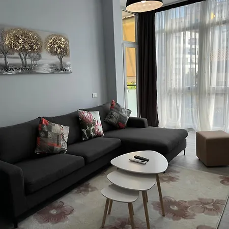 Appartamento Kika Complex 2 Sunny Balcony Tirana